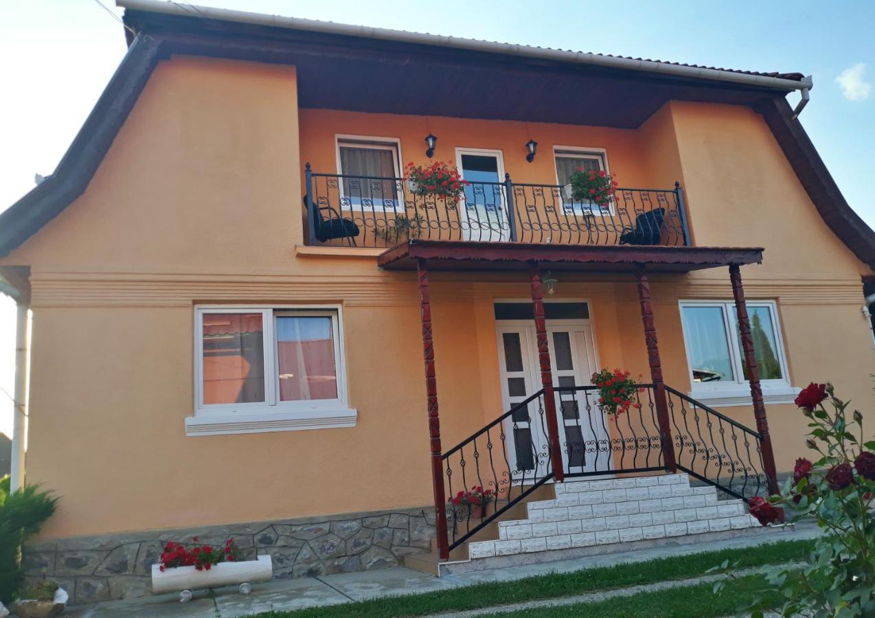 Gabriella vendégház Lăzarea Exterior foto